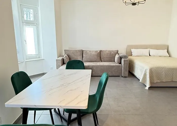 Five شقة وبرتال